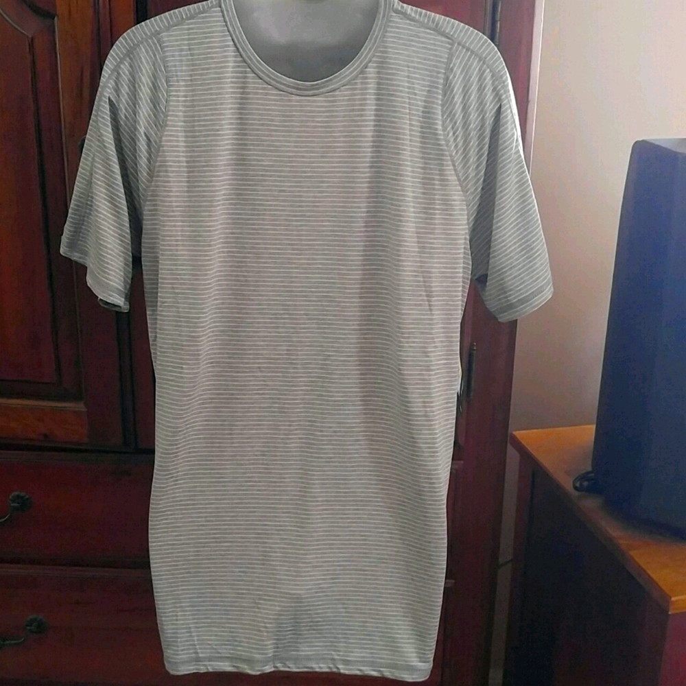 NEW/Mens/Running Shirt - Picture 1 of 13